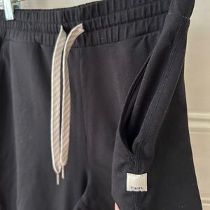Vuori joggers